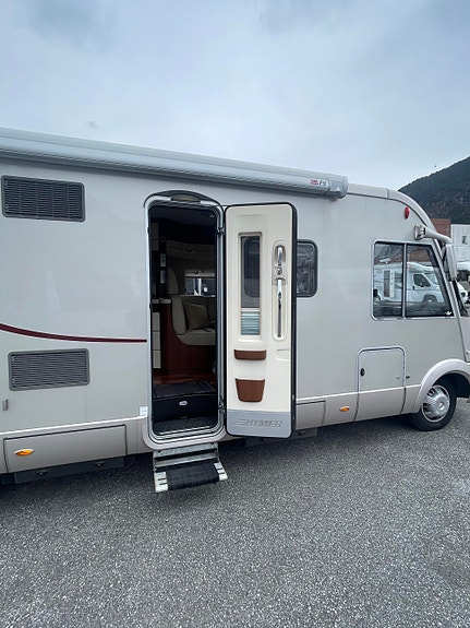 Hymer HYMERMOBIL S 830 Meget velholdt / Støttelabber / Skinninteriør 4 of 30