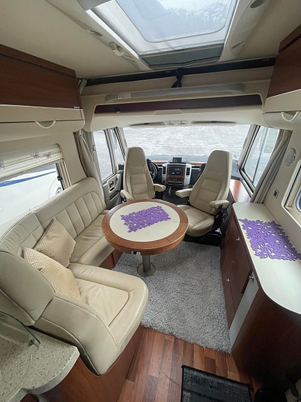 Hymer HYMERMOBIL S 830 Meget velholdt / Støttelabber / Skinninteriør 12 of 30