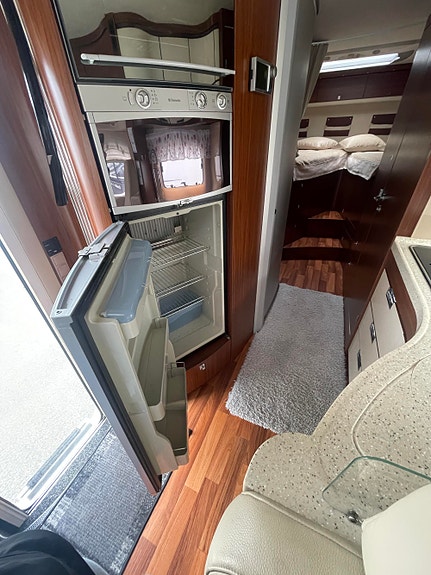 Hymer HYMERMOBIL S 830 Meget velholdt / Støttelabber / Skinninteriør 18 of 30