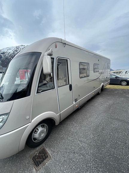 Hymer HYMERMOBIL S 830 Meget velholdt / Støttelabber / Skinninteriør 5 of 30