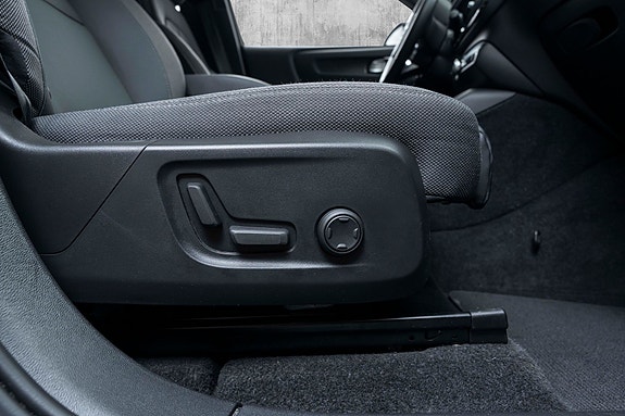 Volvo C40 18 of 30