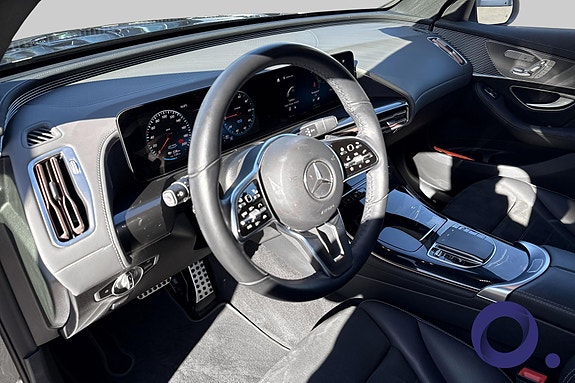 Mercedes-Benz EQC400 25 of 30