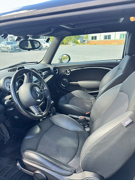 MINI Cooper 8 of 16