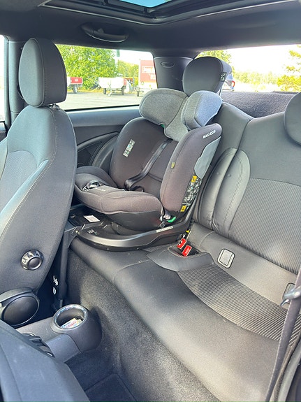 MINI Cooper 10 of 16