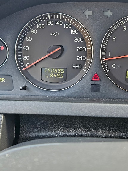 Volvo XC90 8 of 30