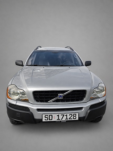 Volvo XC90 2 of 30