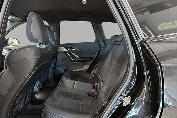 BMW iX1 13 of 29