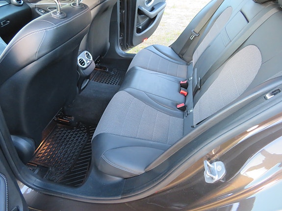 Mercedes-Benz C350 e 10 of 28