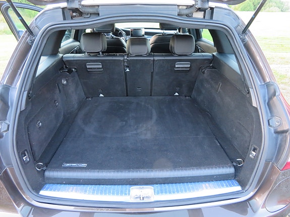 Mercedes-Benz C350 e 11 of 28