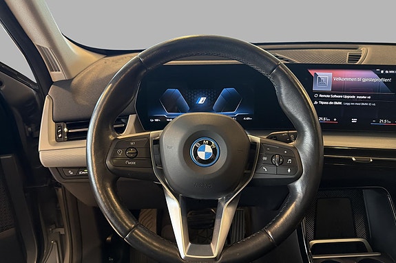 BMW iX1 14 of 26
