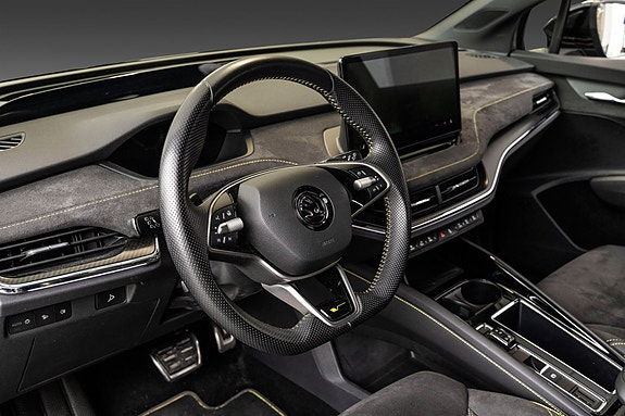 Skoda Enyaq RS 17 of 25