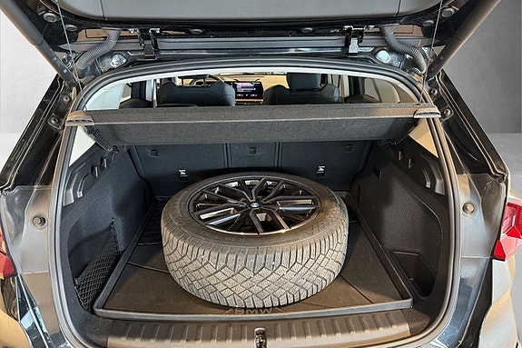 BMW iX1 23 of 26
