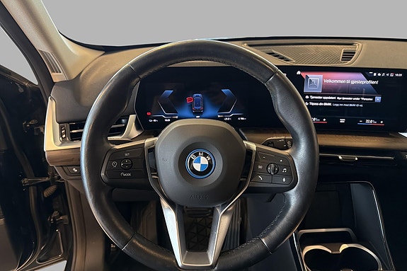 BMW iX1 14 of 26