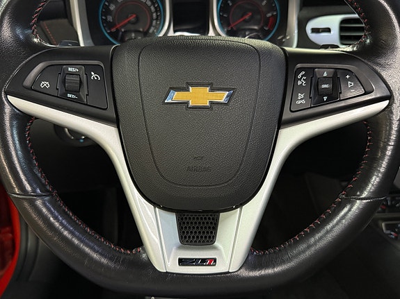 Chevrolet Camaro 23 of 30