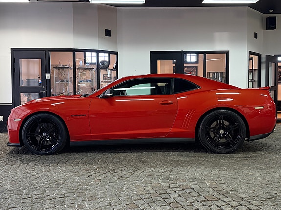 Chevrolet Camaro 2 of 30