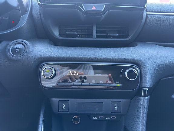 Toyota Yaris 19 of 26