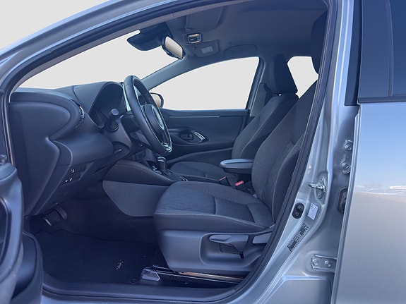 Toyota Yaris 9 of 26