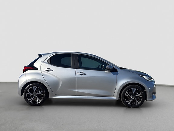Toyota Yaris 6 of 26