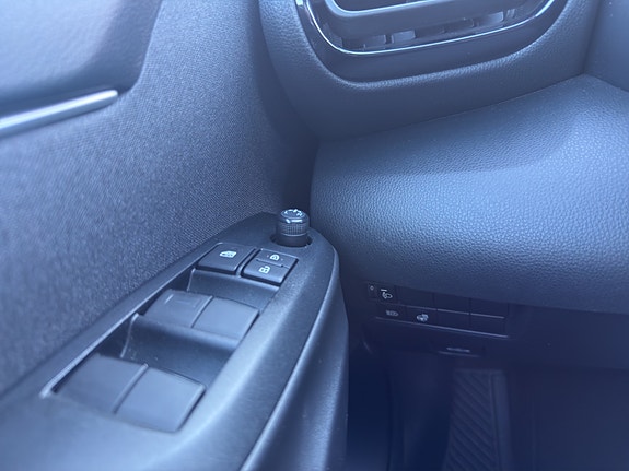 Toyota Yaris 11 of 26