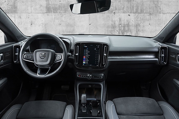 Volvo C40 12 of 30