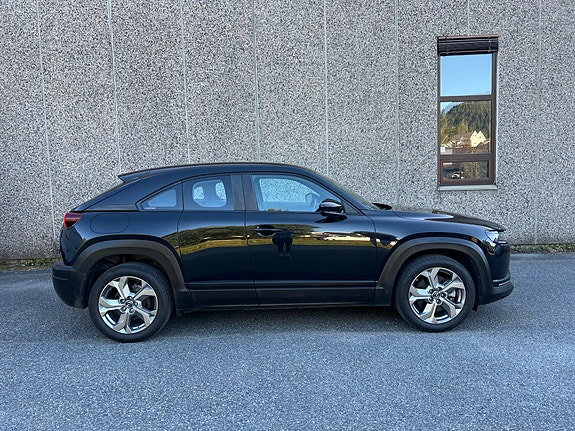 Mazda MX-30 4 of 27