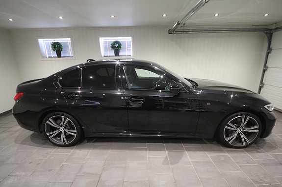 BMW M340d 2 of 30