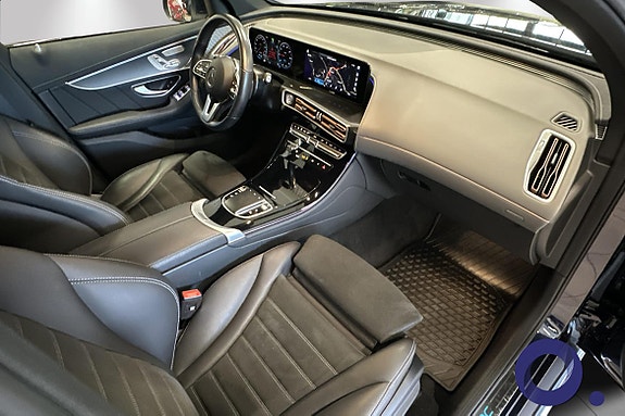 Mercedes-Benz EQC400 27 of 30