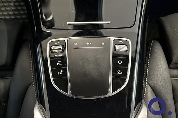 Mercedes-Benz EQC400 16 of 30