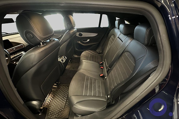 Mercedes-Benz EQC400 28 of 30