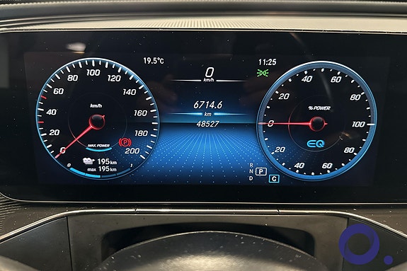 Mercedes-Benz EQC400 12 of 30
