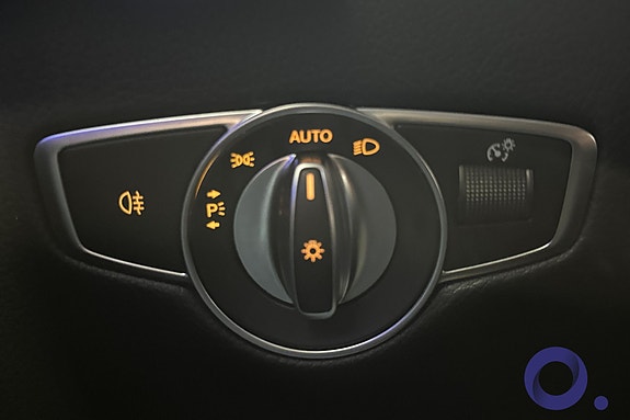 Mercedes-Benz EQC400 14 of 30