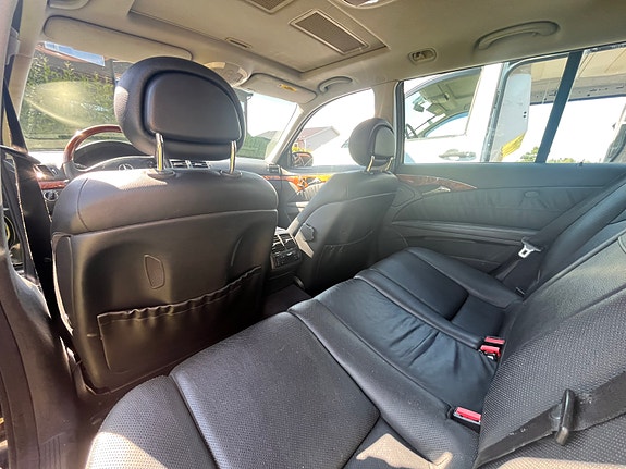 Mercedes-Benz E500 14 of 19
