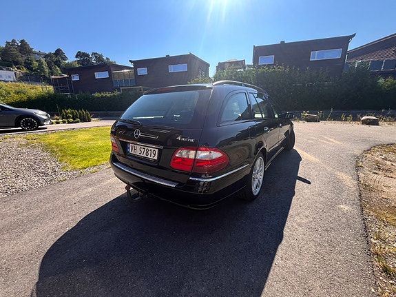 Mercedes-Benz E500 7 of 19