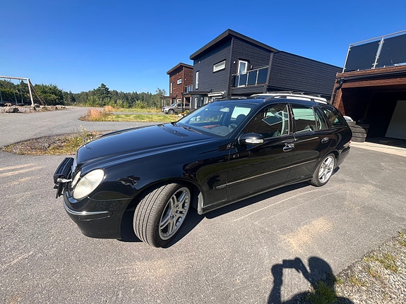 Mercedes-Benz E500 3 of 19