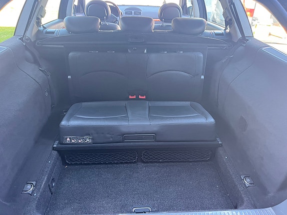 Mercedes-Benz E500 16 of 19
