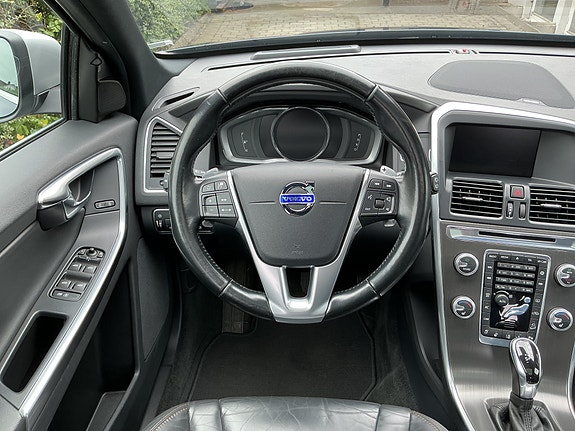 Volvo XC60 9 of 19
