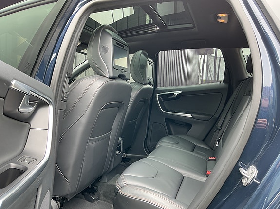 Volvo XC60 12 of 19