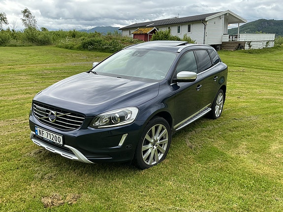 Volvo XC60 2 of 19
