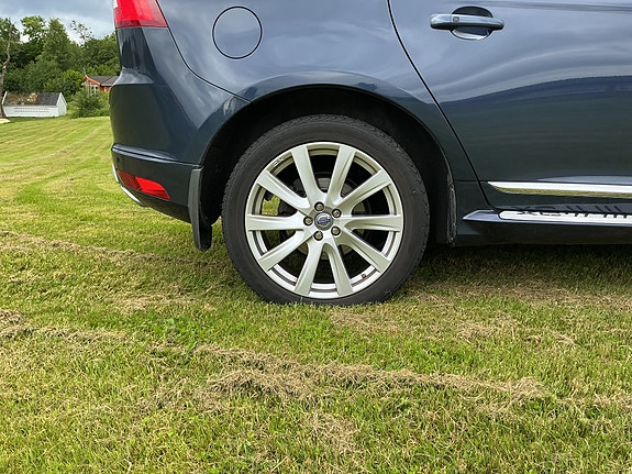 Volvo XC60 5 of 19