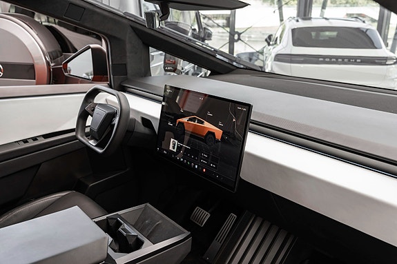 Tesla Cybertruck 11 of 30