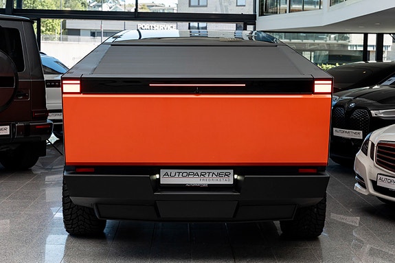 Tesla Cybertruck 7 of 30