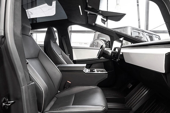 Tesla Cybertruck 12 of 30