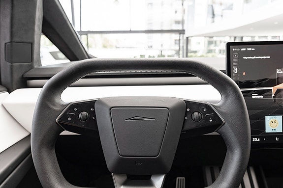 Tesla Cybertruck 13 of 30