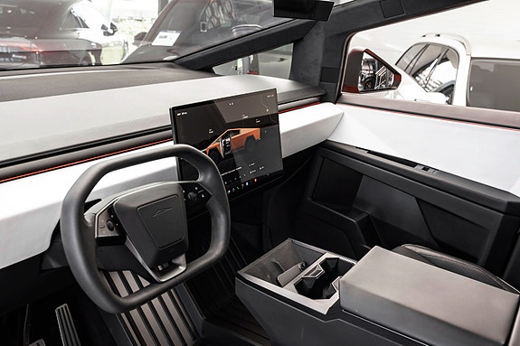 Tesla Cybertruck 9 of 30