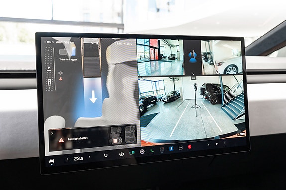 Tesla Cybertruck 17 of 30