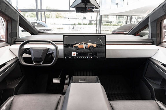 Tesla Cybertruck 10 of 30