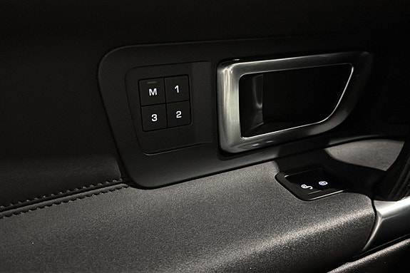 Land Rover Discovery Sport 18 of 24