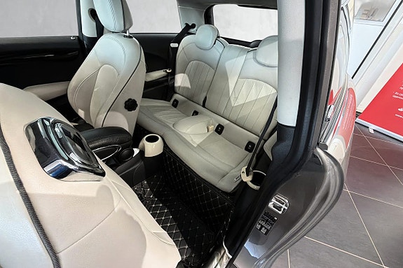 MINI Cooper 18 of 20