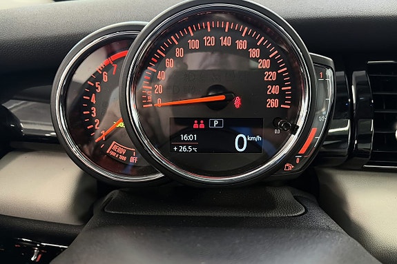 MINI Cooper 13 of 20