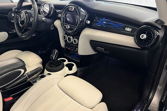 MINI Cooper 11 of 20